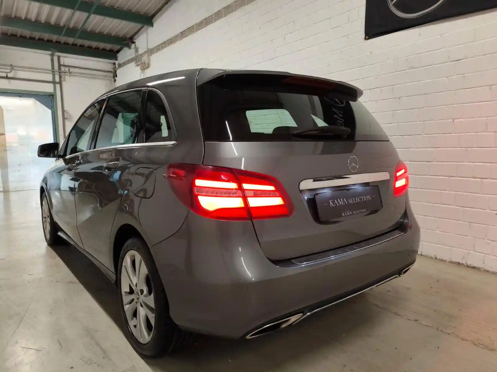 Mercedes-Benz B 200