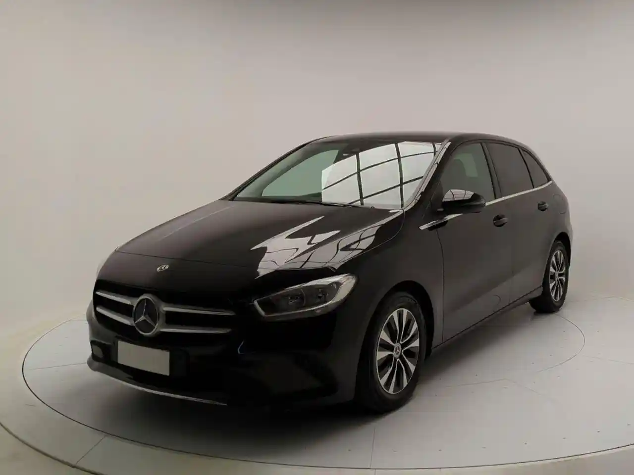 Mercedes-Benz B 180