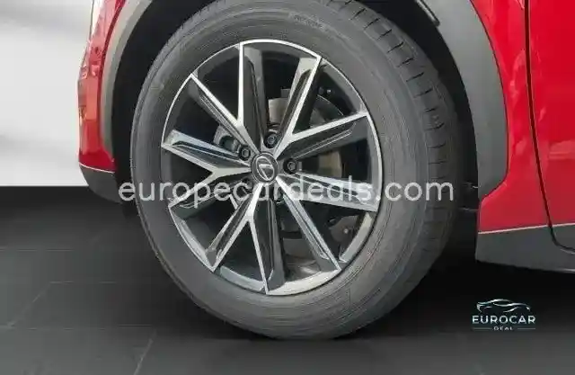 Lexus LBX