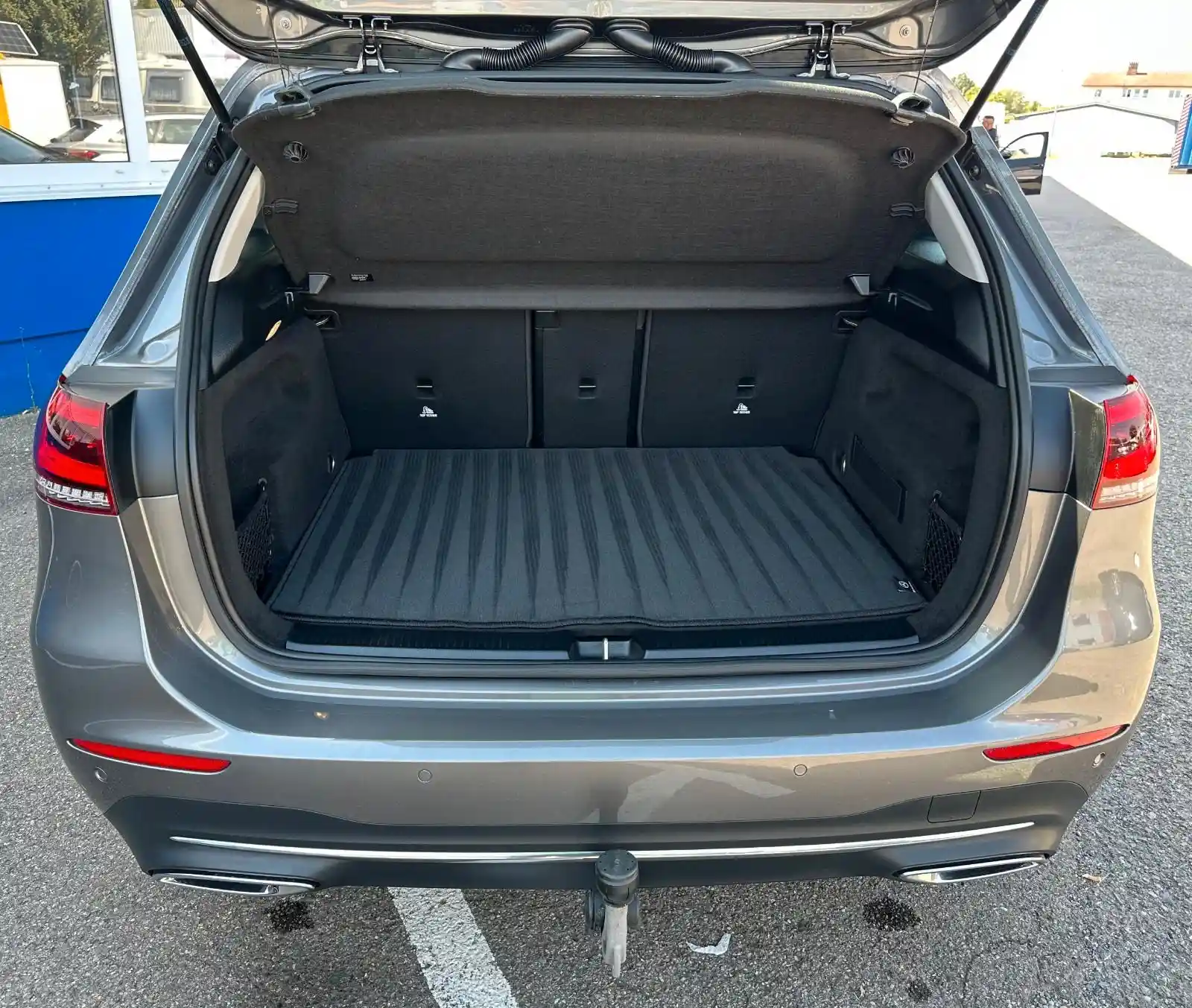 Mercedes-Benz B 220