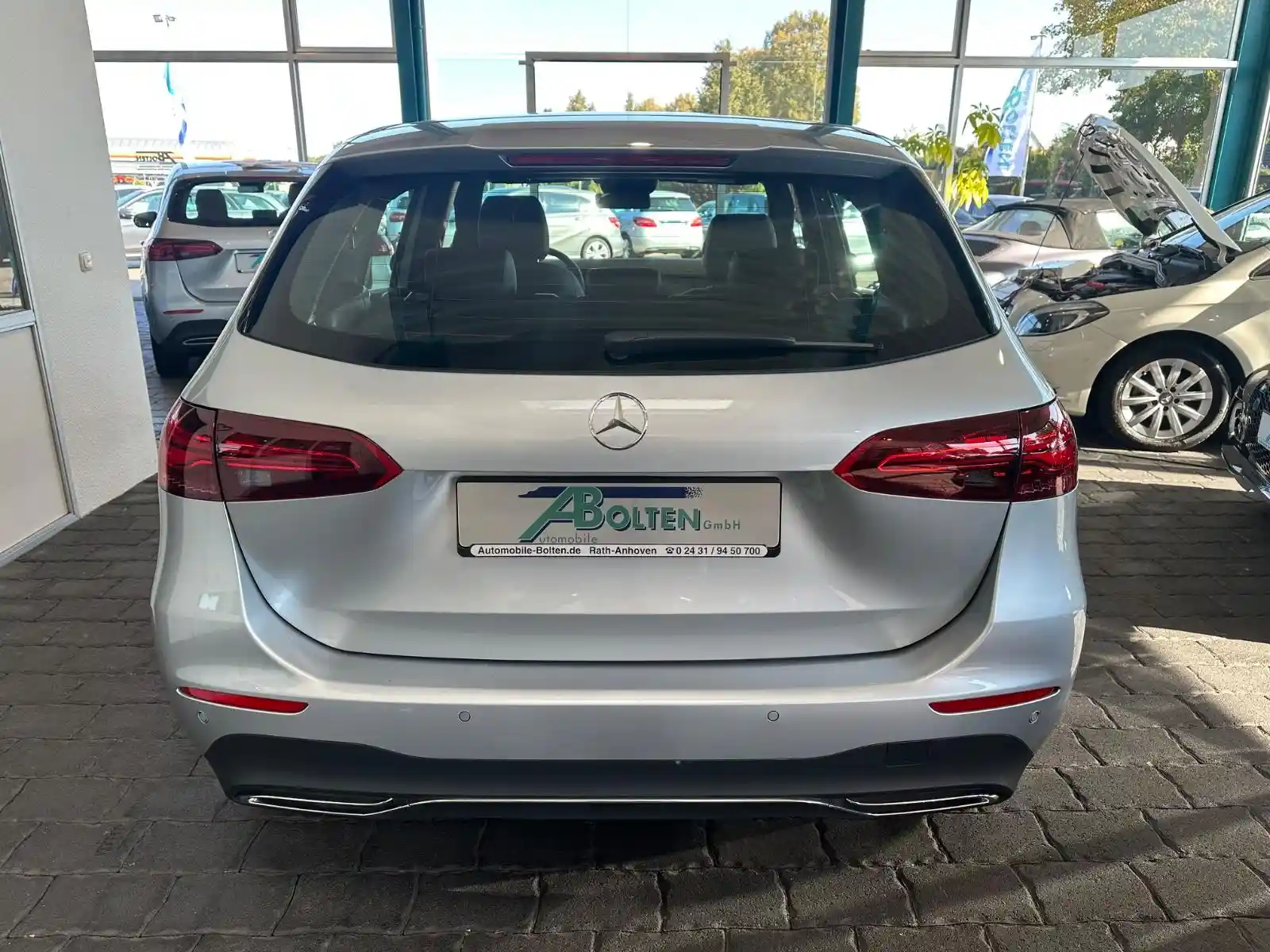 Mercedes-Benz B 180
