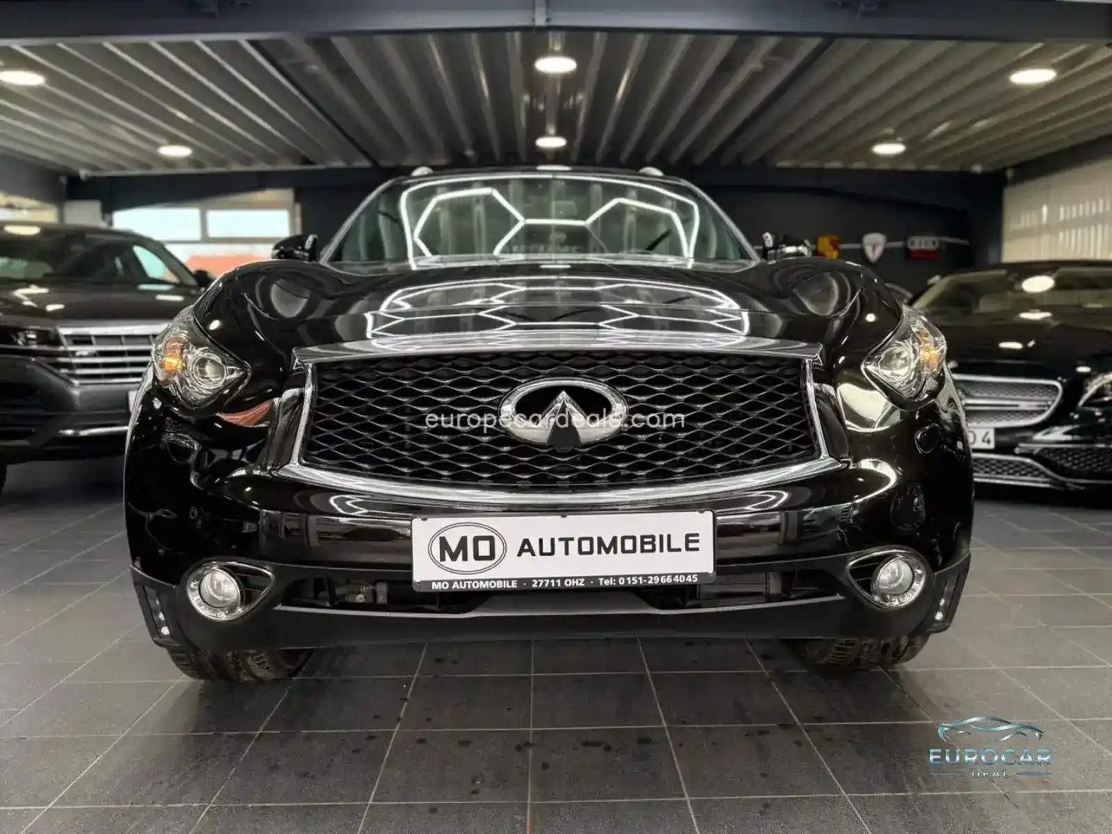 Infiniti QX70