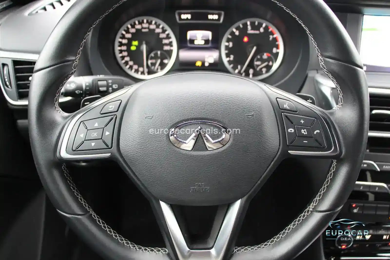 Infiniti Q30