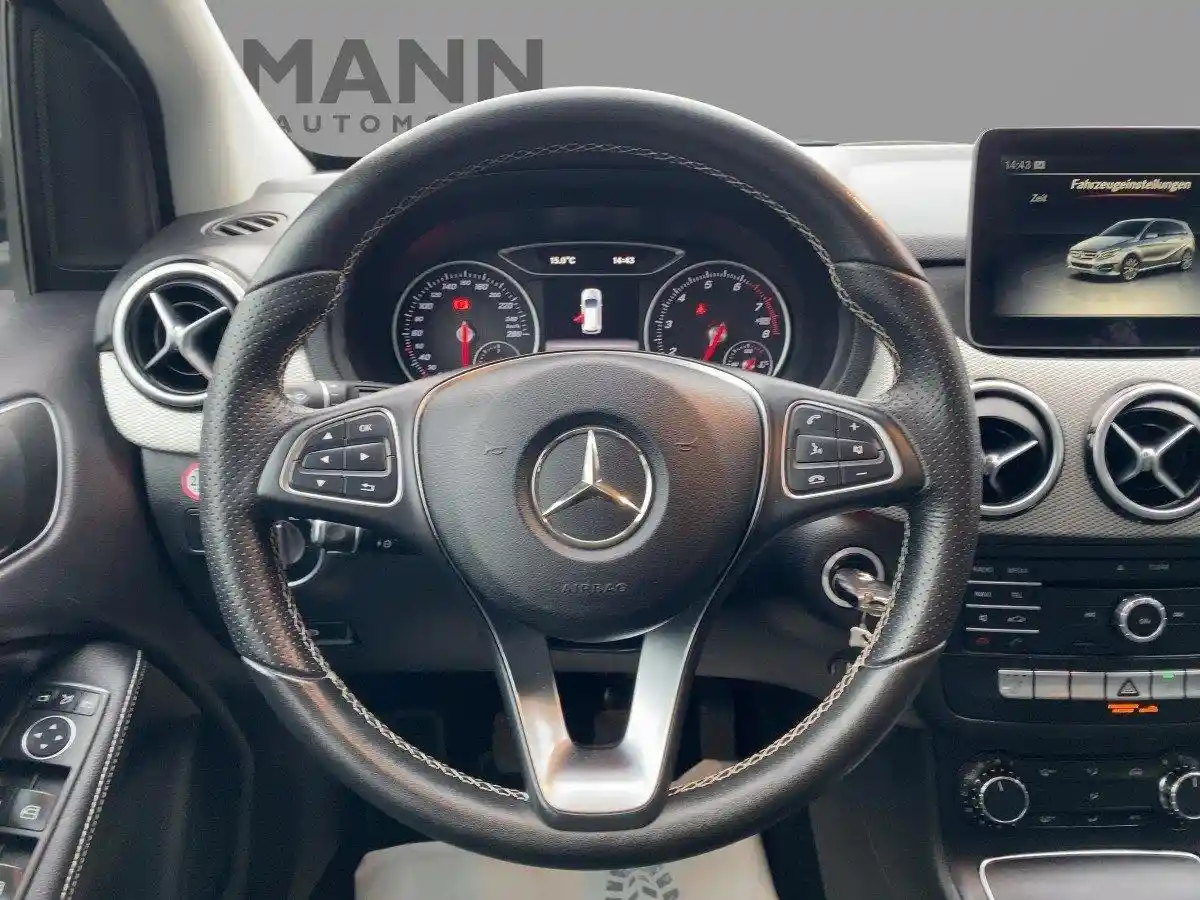 Mercedes-Benz B 200