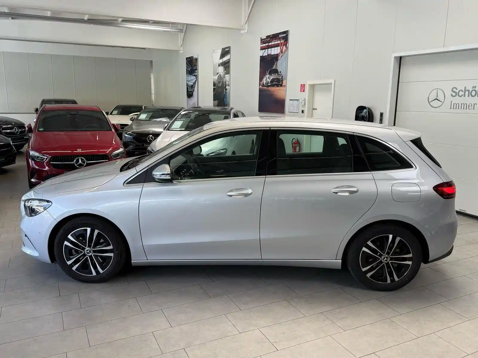 Mercedes-Benz B 180