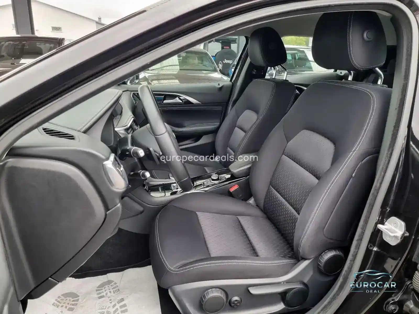 Infiniti Q30