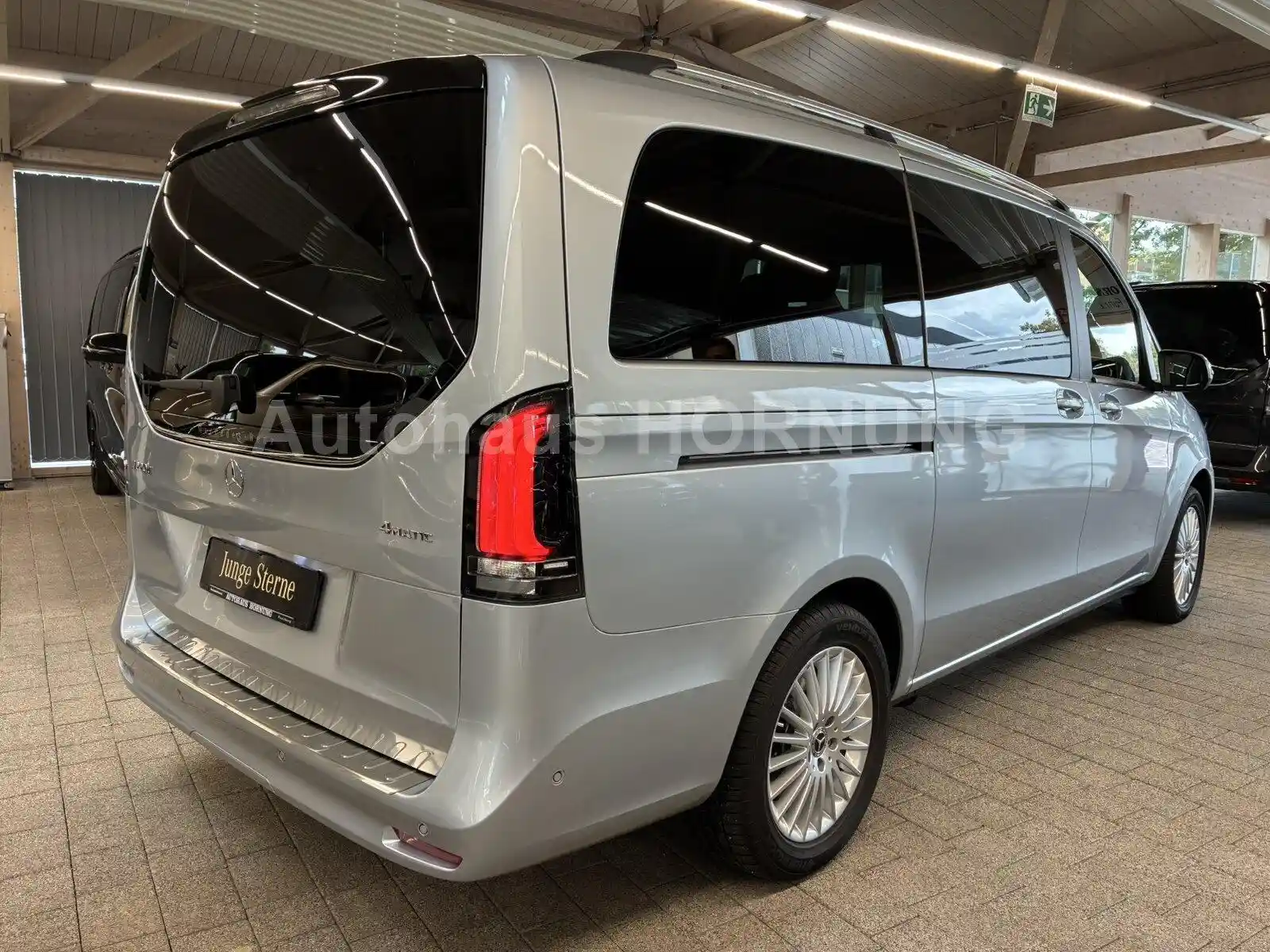 Mercedes-Benz V 220