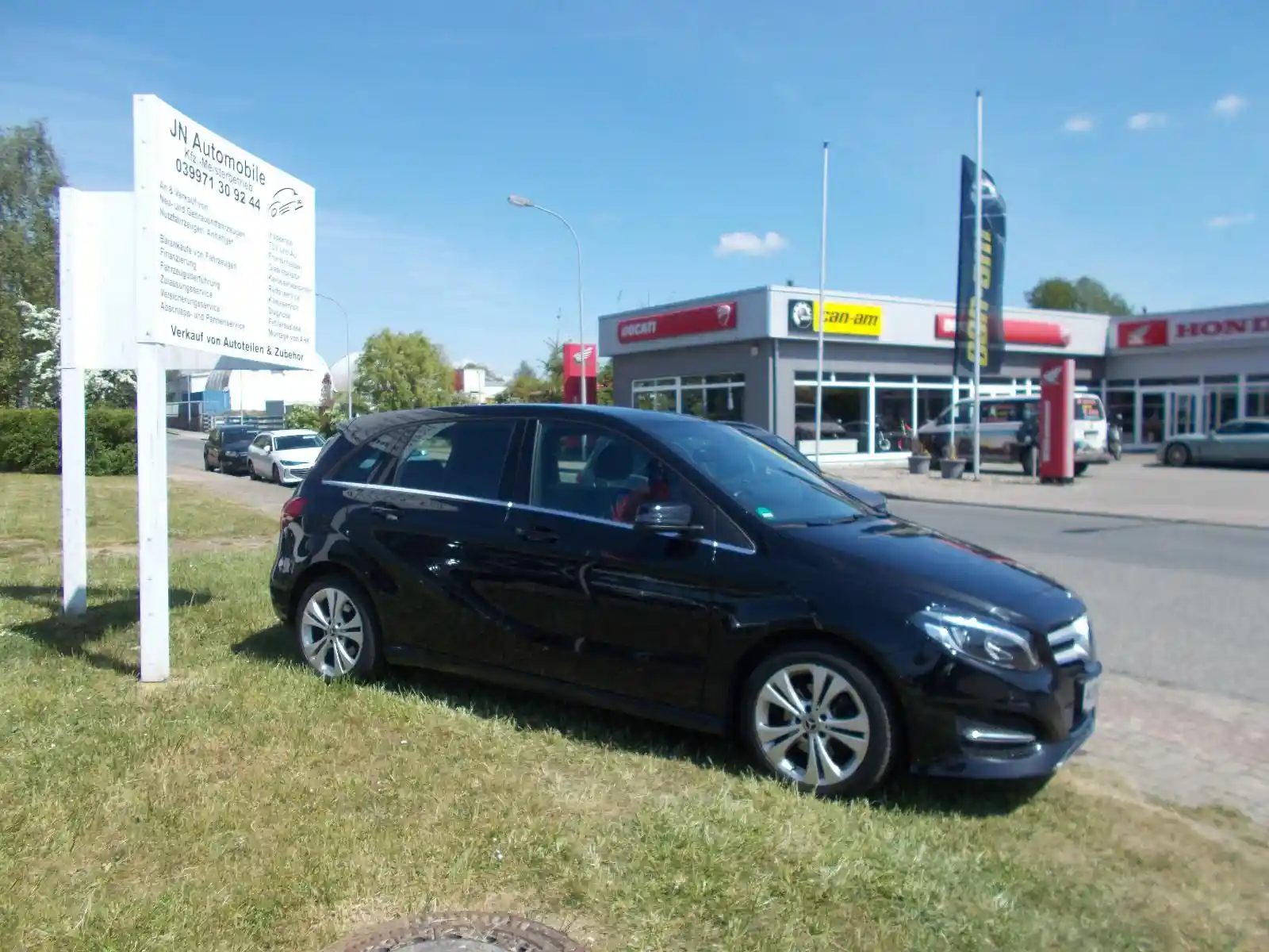 Mercedes-Benz B 220
