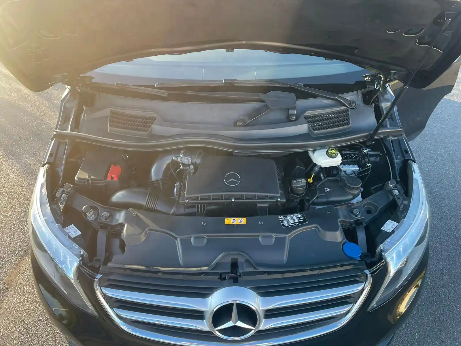 Mercedes-Benz V 220