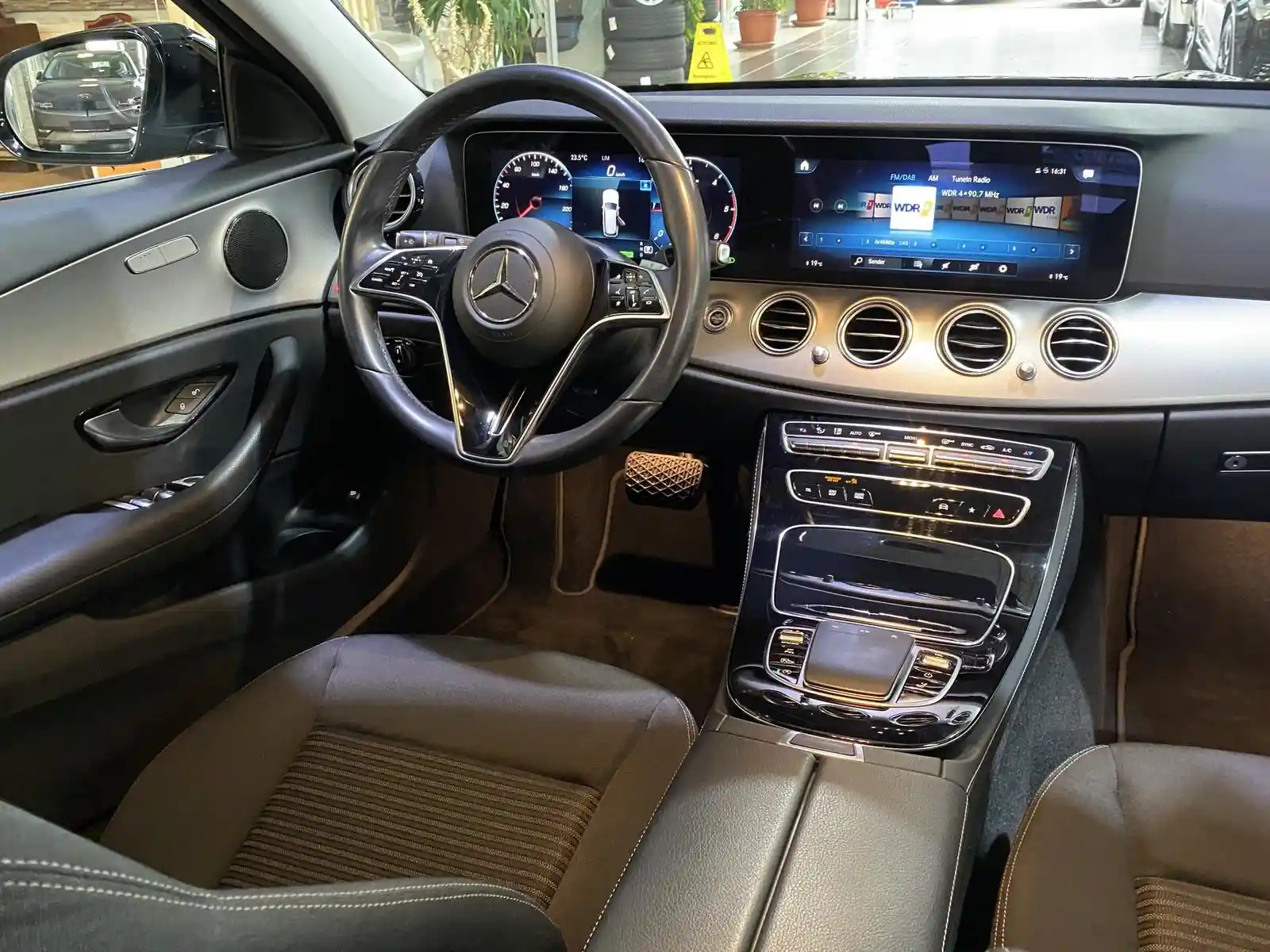 Mercedes-Benz E 220