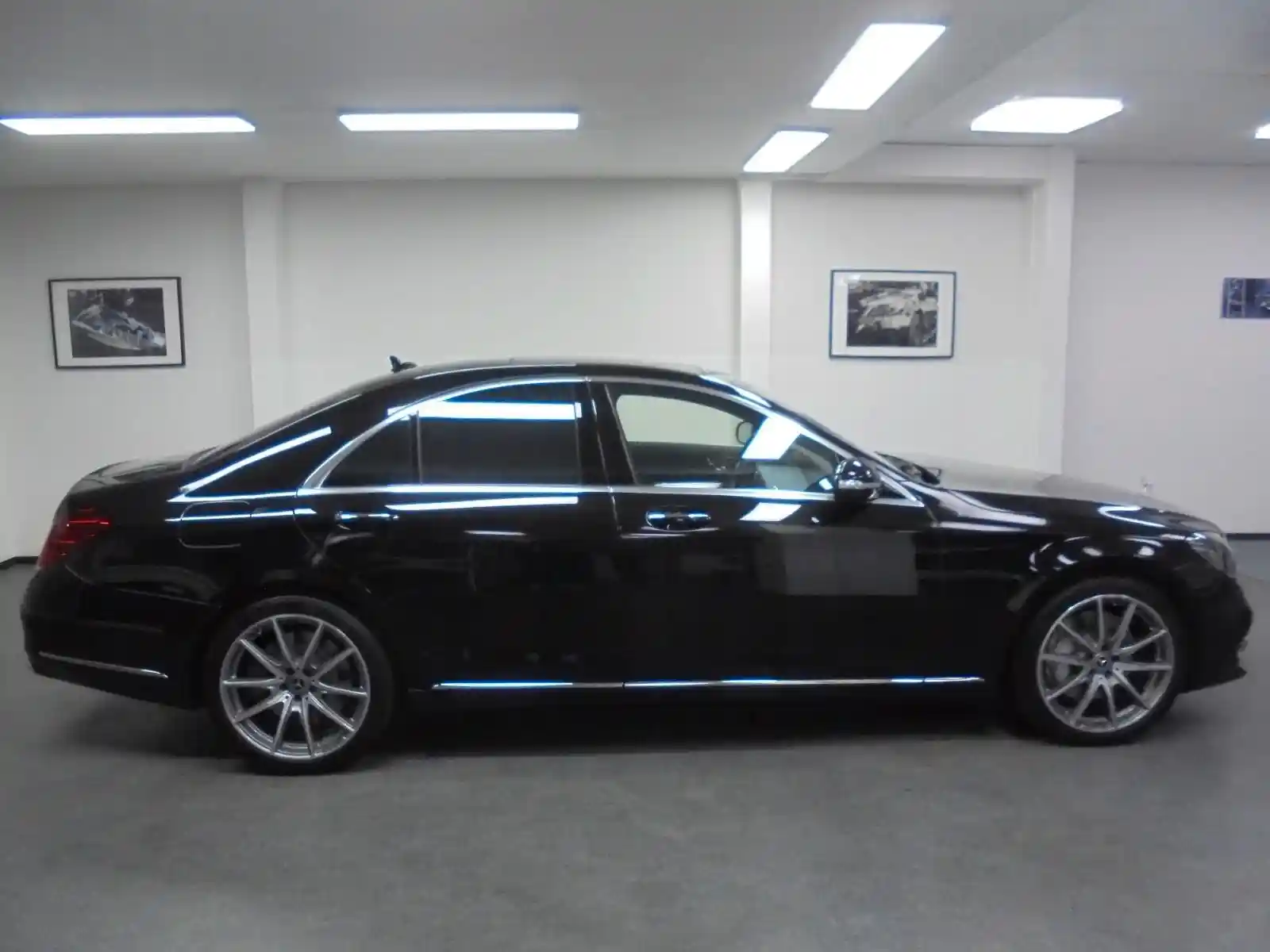 Mercedes-Benz S 560