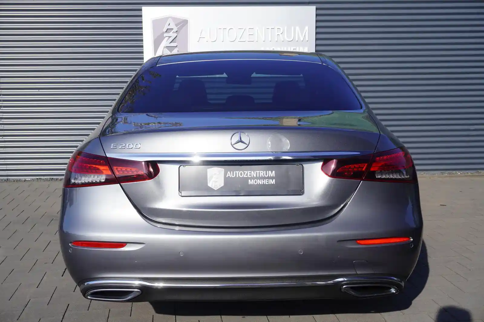 Mercedes-Benz E 200