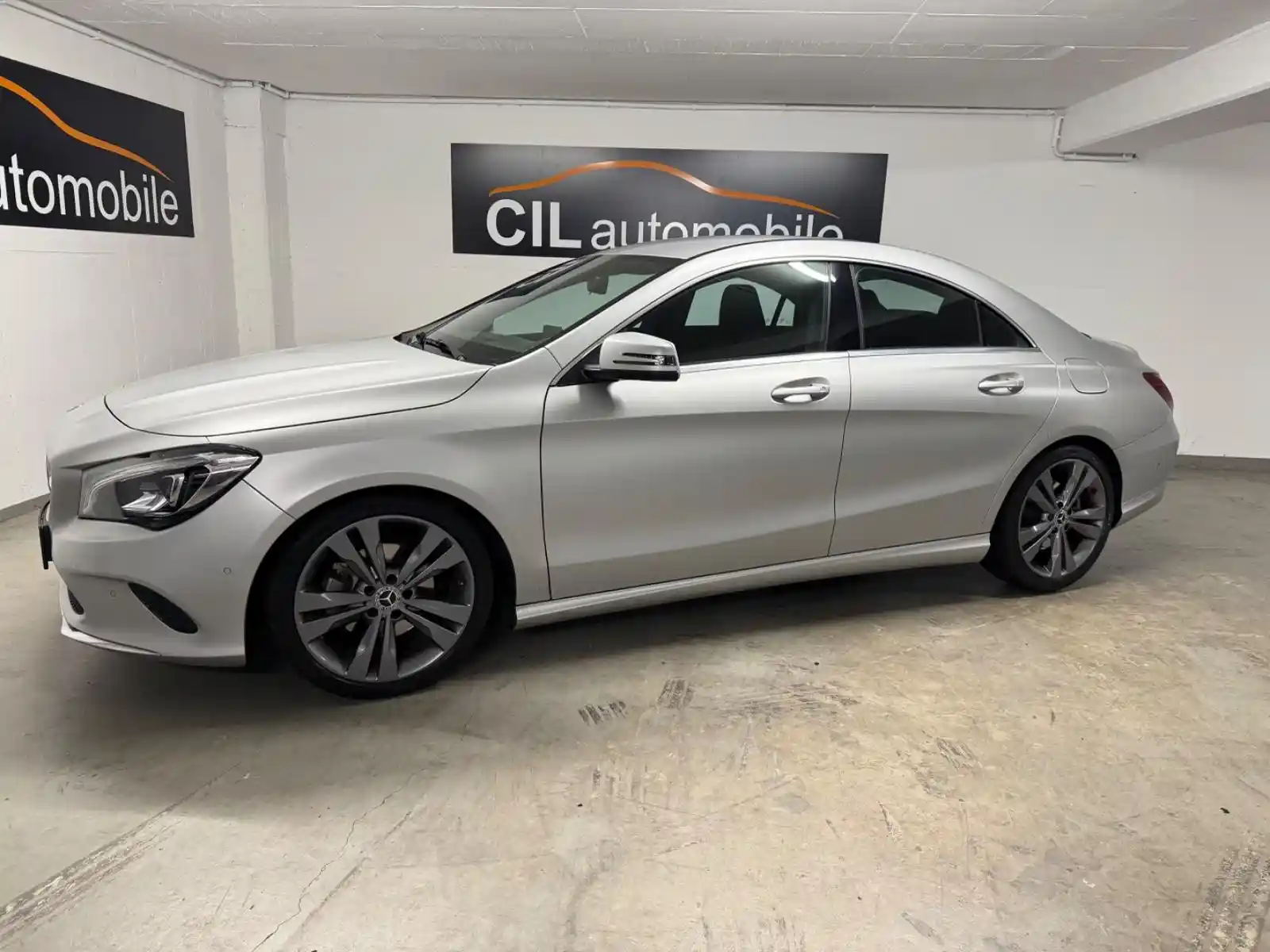 Mercedes-Benz CLA 200