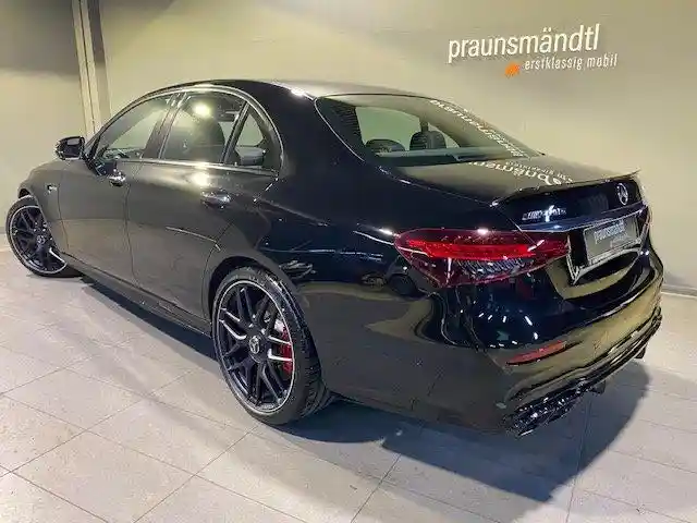 Mercedes-Benz E 63 AMG
