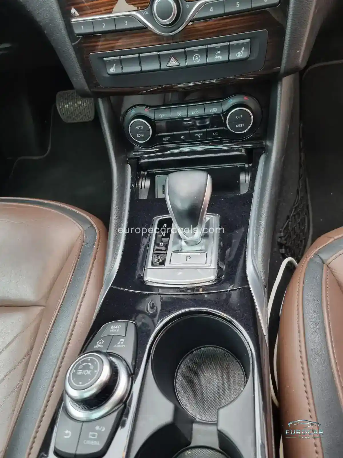 Infiniti QX30