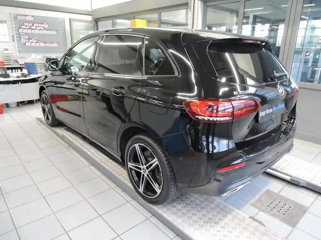 Mercedes-Benz B 250