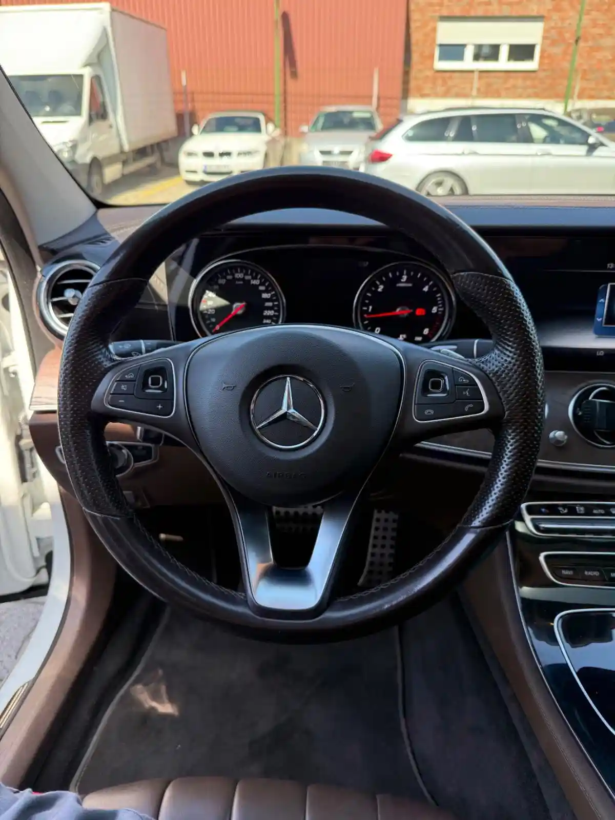 Mercedes-Benz E 220
