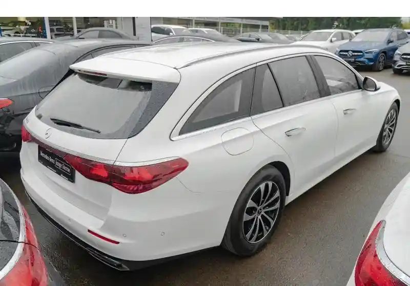 Mercedes-Benz E 200