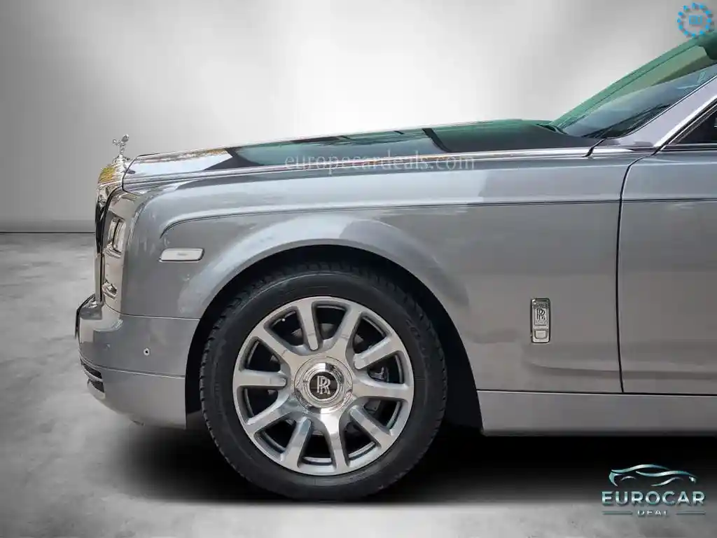 Rolls-Royce Phantom