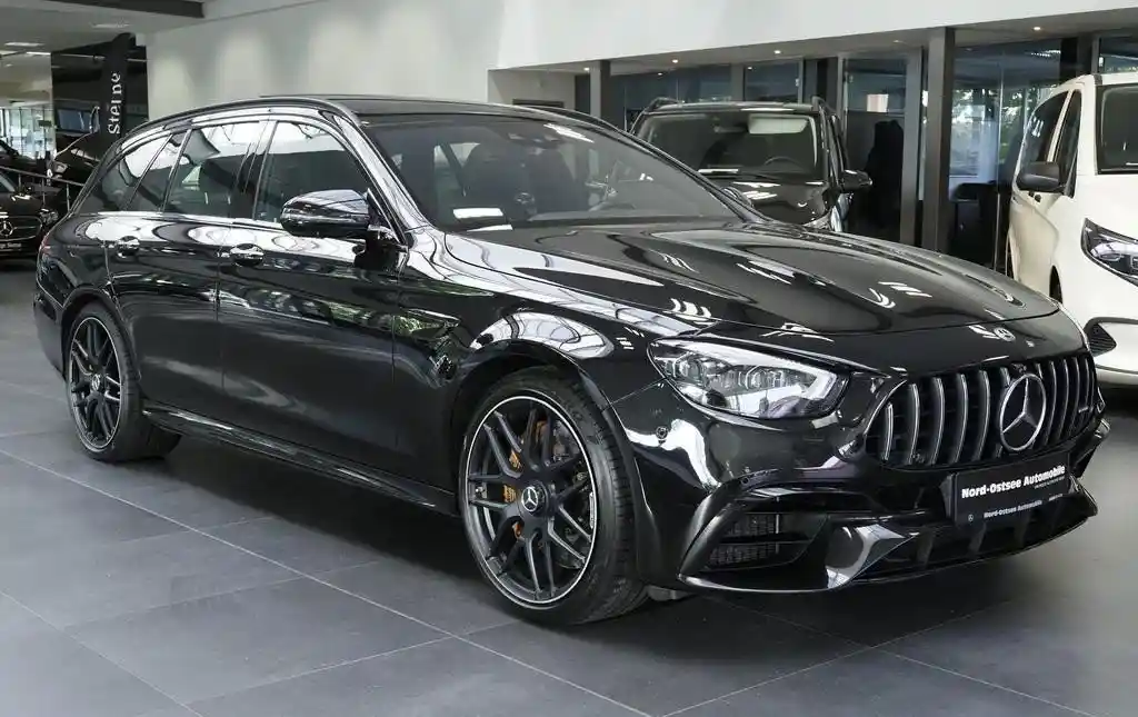 Mercedes-Benz E 63 AMG