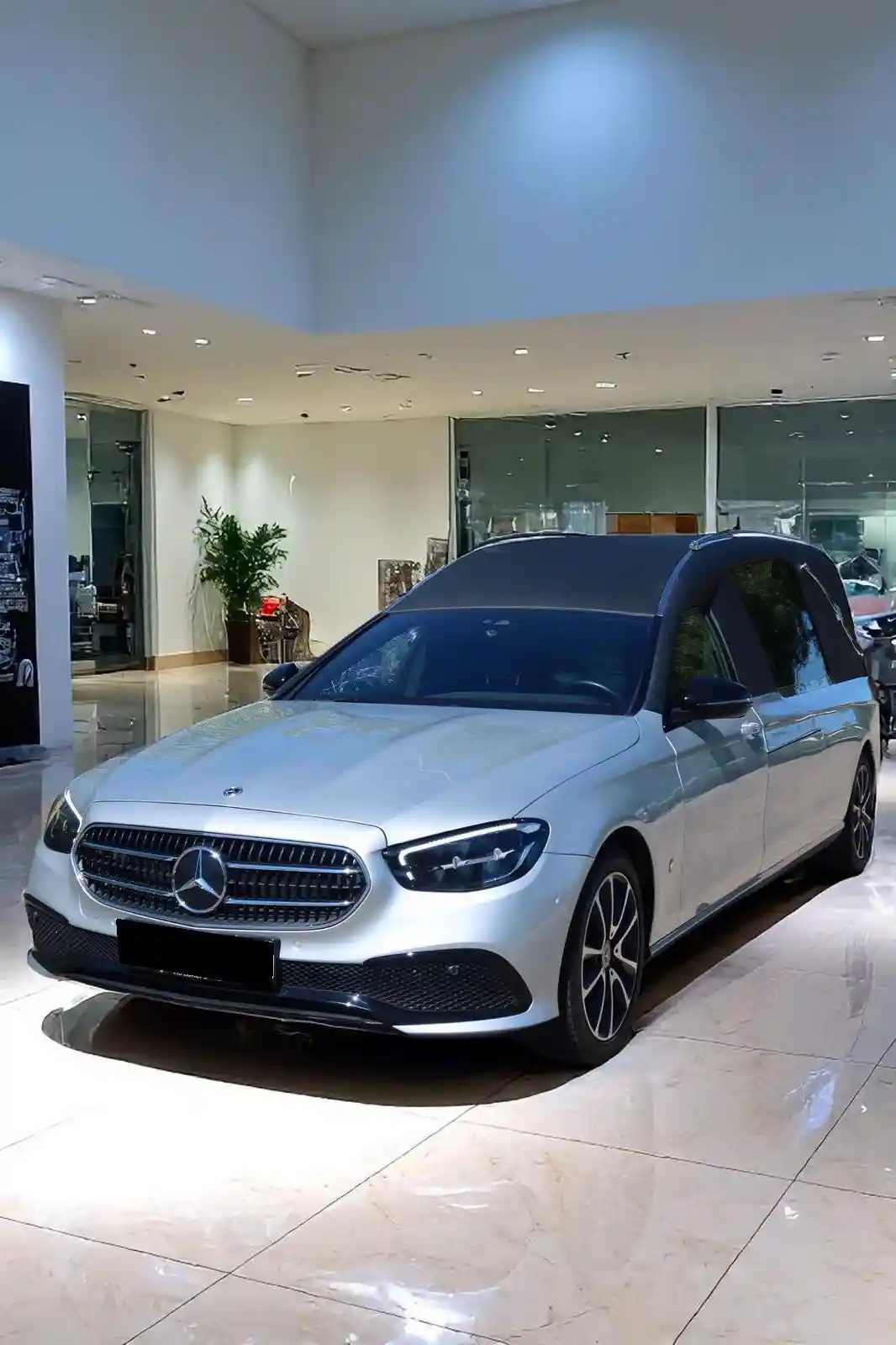 Mercedes-Benz E 220