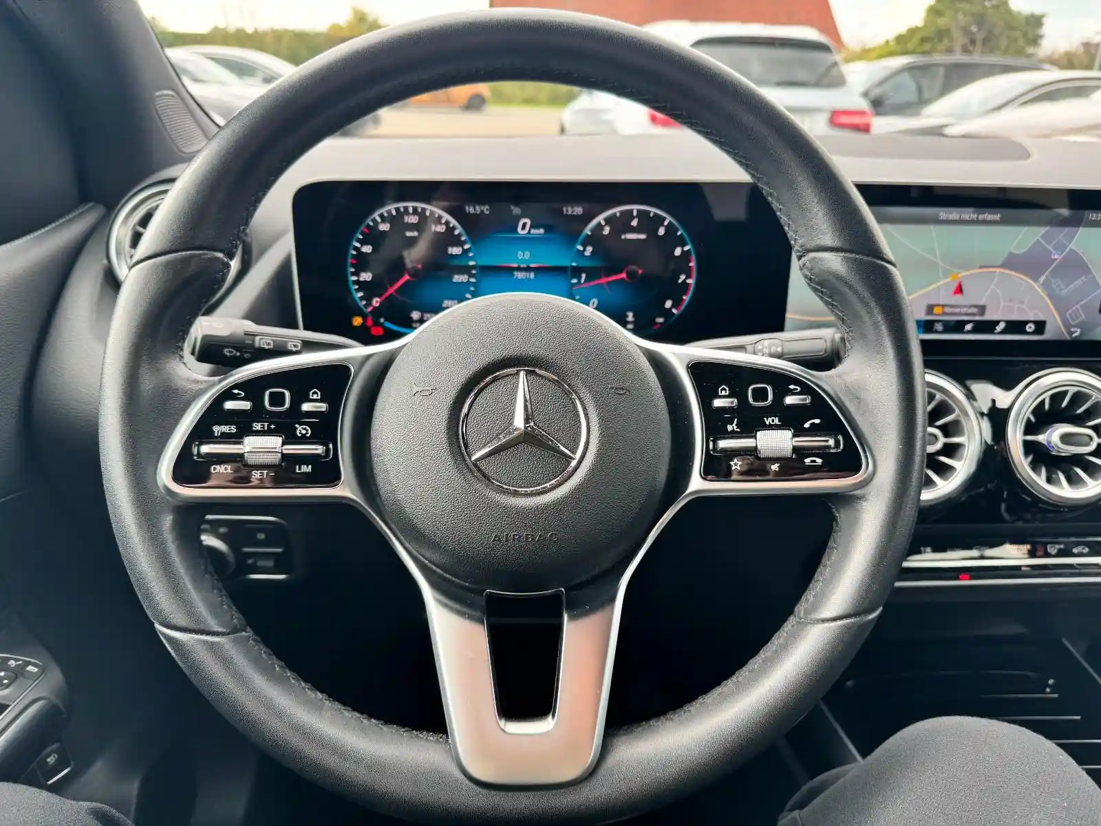 Mercedes-Benz B 180