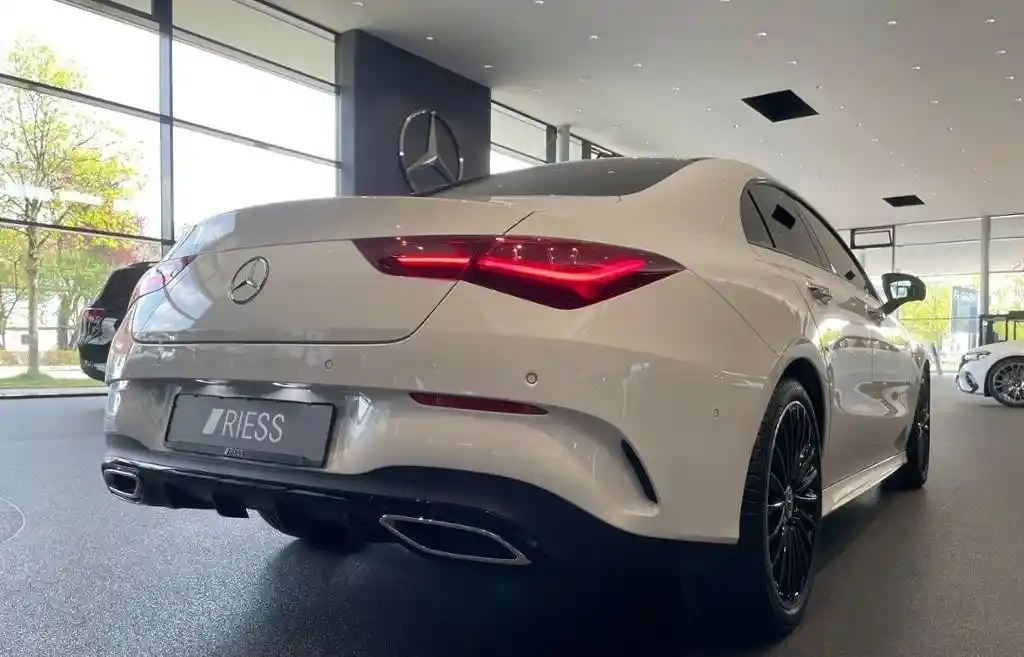 Mercedes-Benz CLA 220