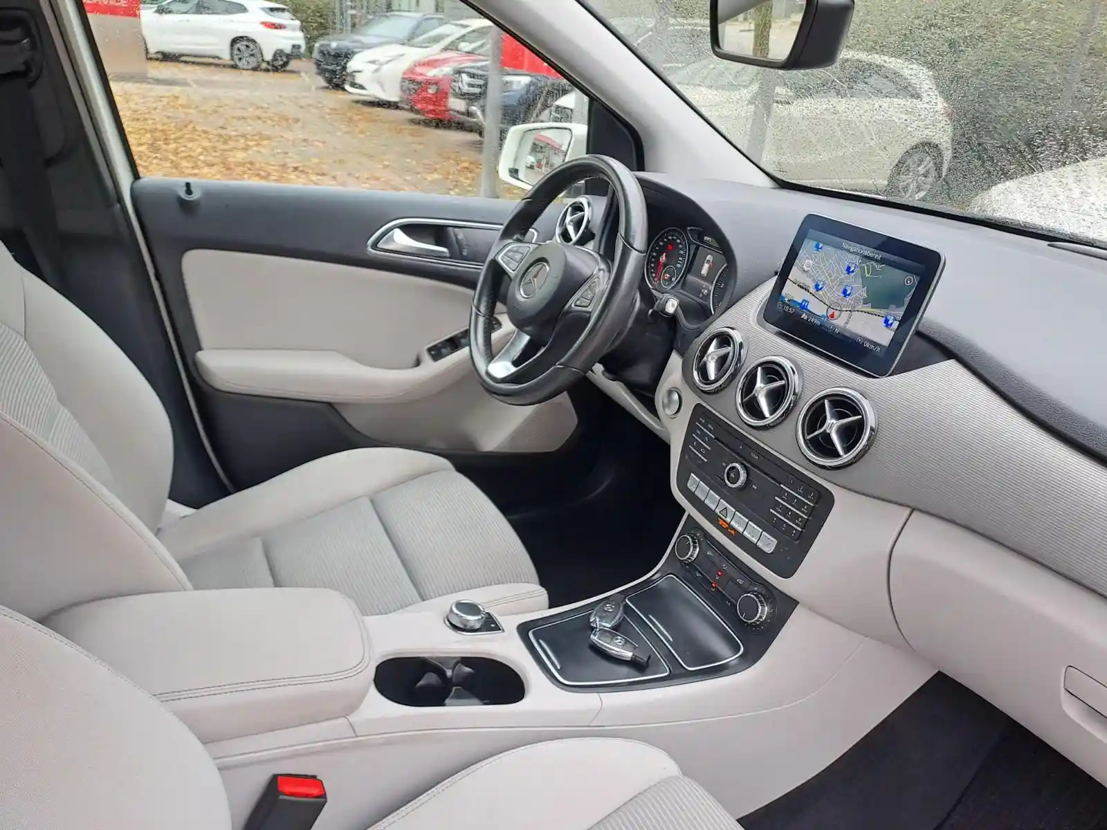 Mercedes-Benz B 200