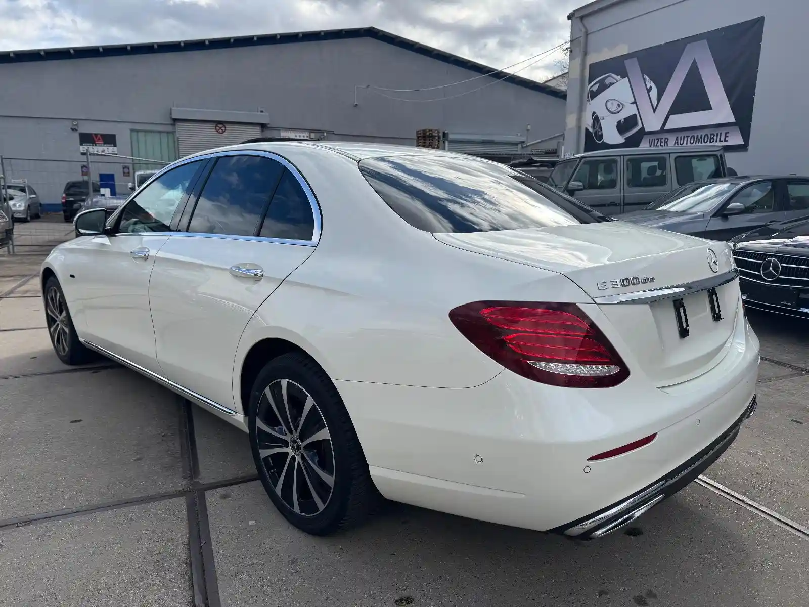 Mercedes-Benz E 300