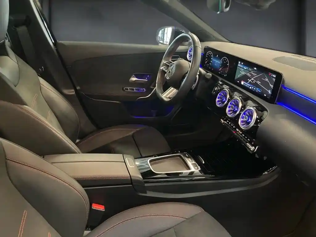 Mercedes-Benz A 200