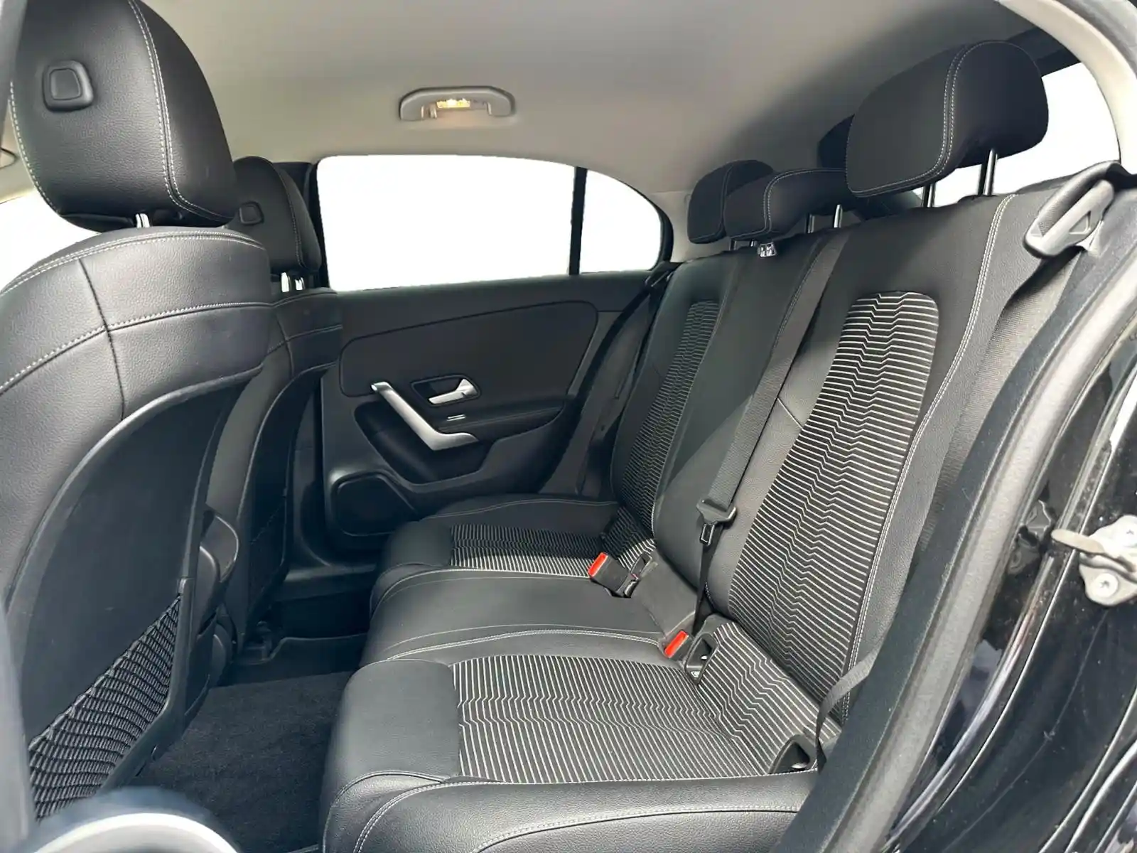 Mercedes-Benz A 220