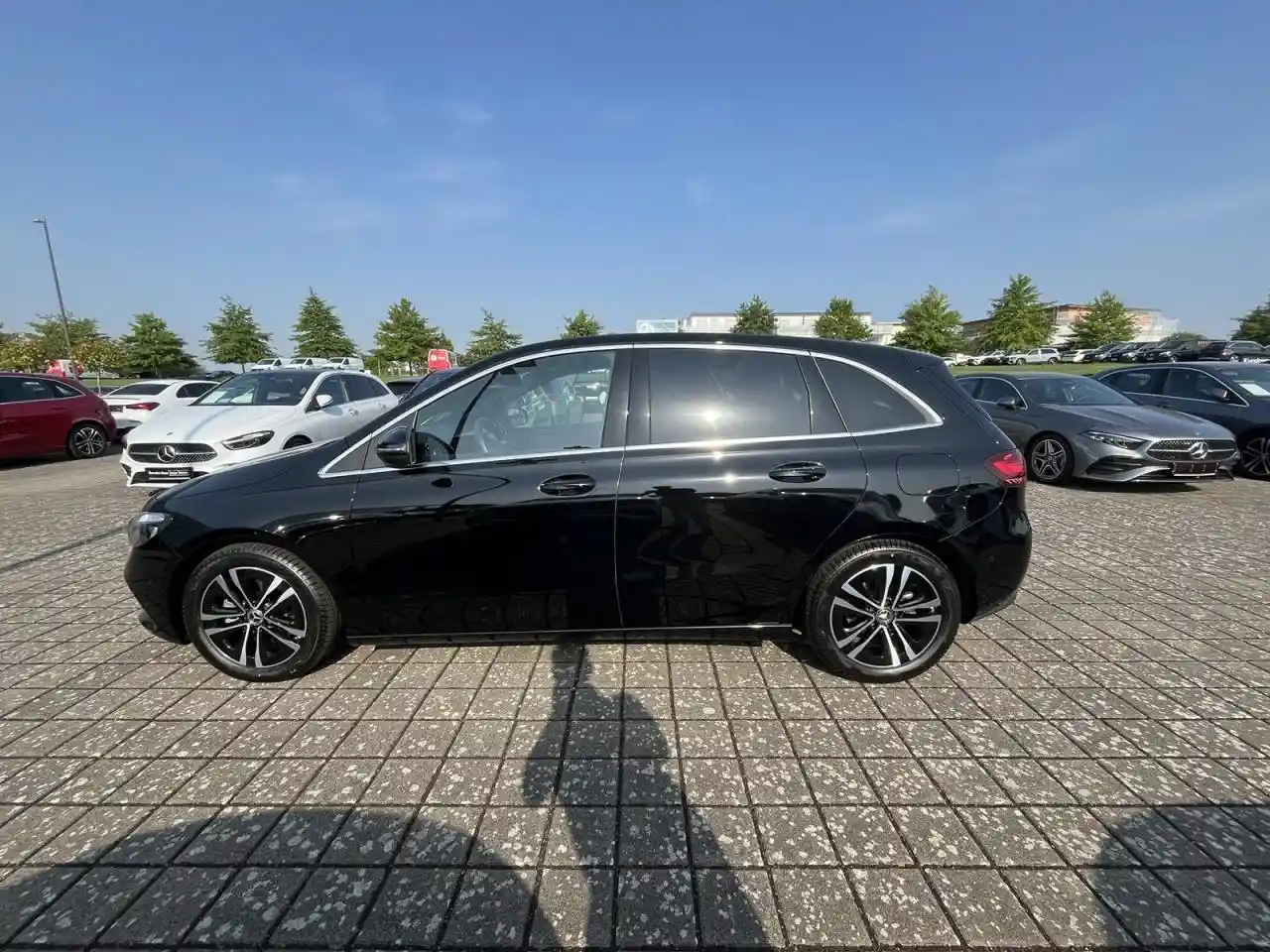 Mercedes-Benz B 180
