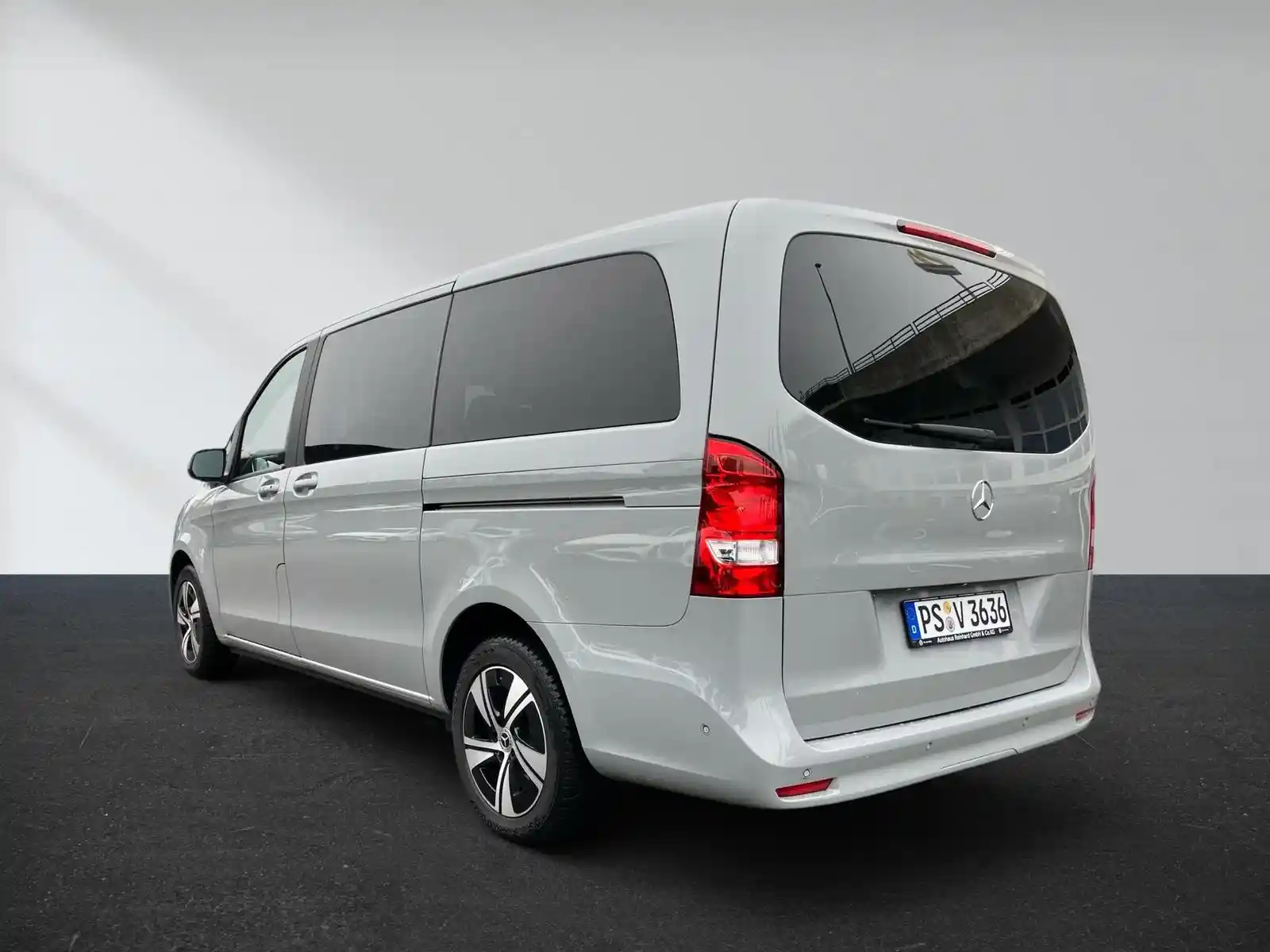 Mercedes-Benz V 220