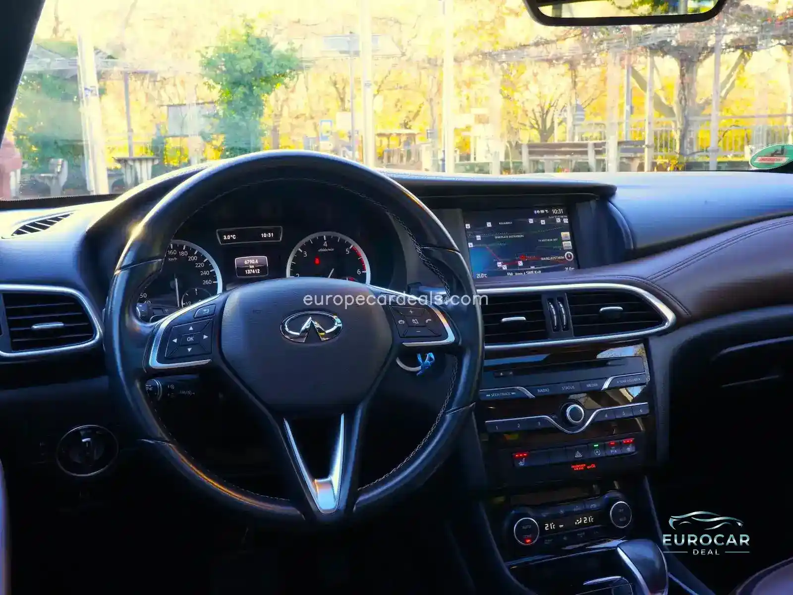 Infiniti QX30