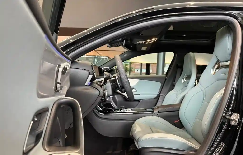 Mercedes-Benz A 35 AMG