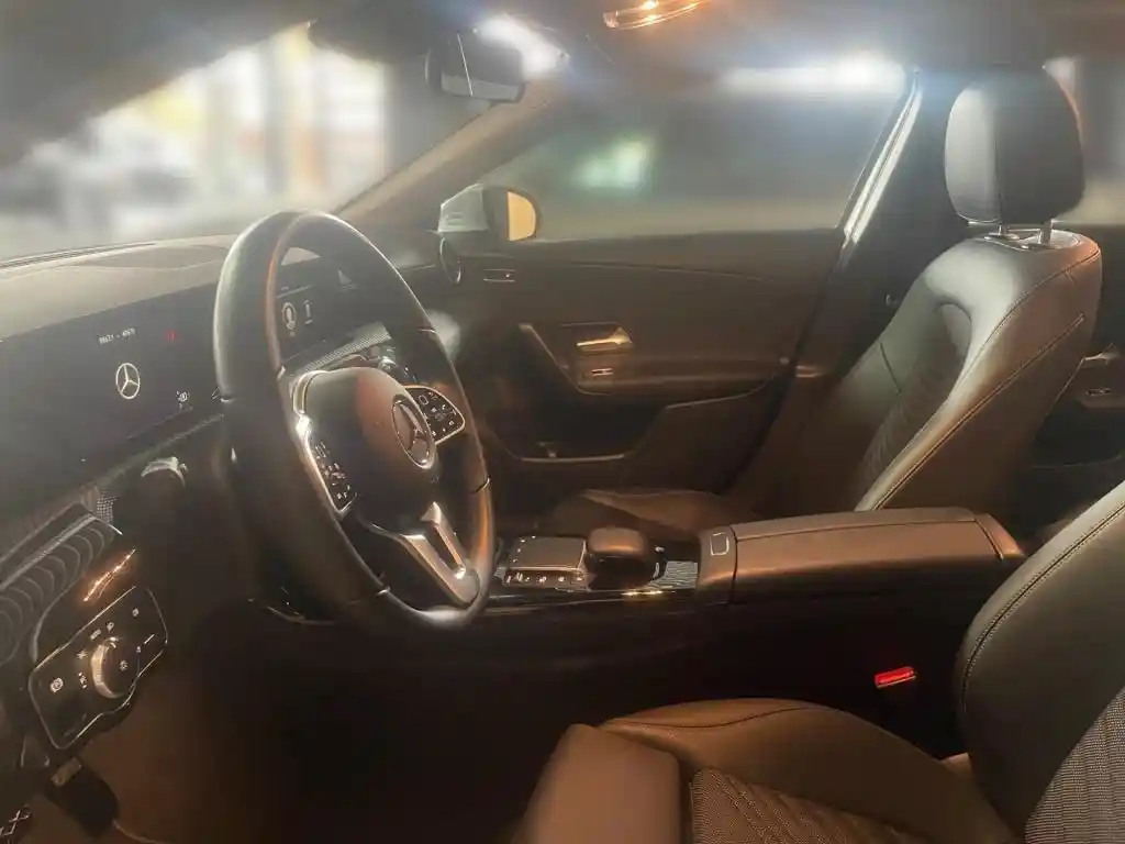 Mercedes-Benz A 200