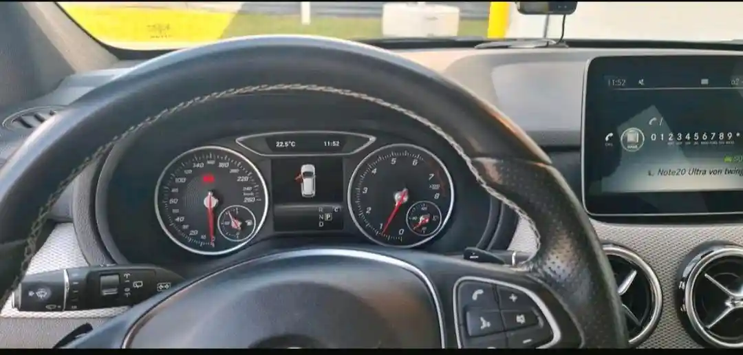 Mercedes-Benz B 200