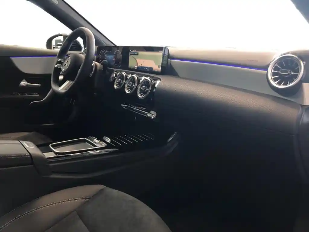 Mercedes-Benz A 200