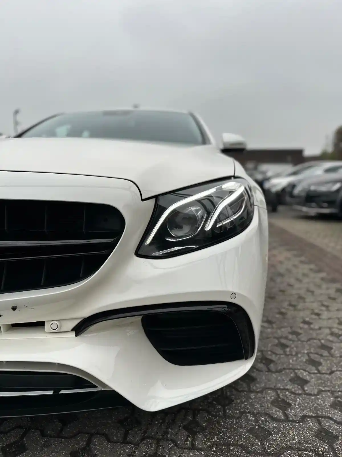 Mercedes-Benz E 200