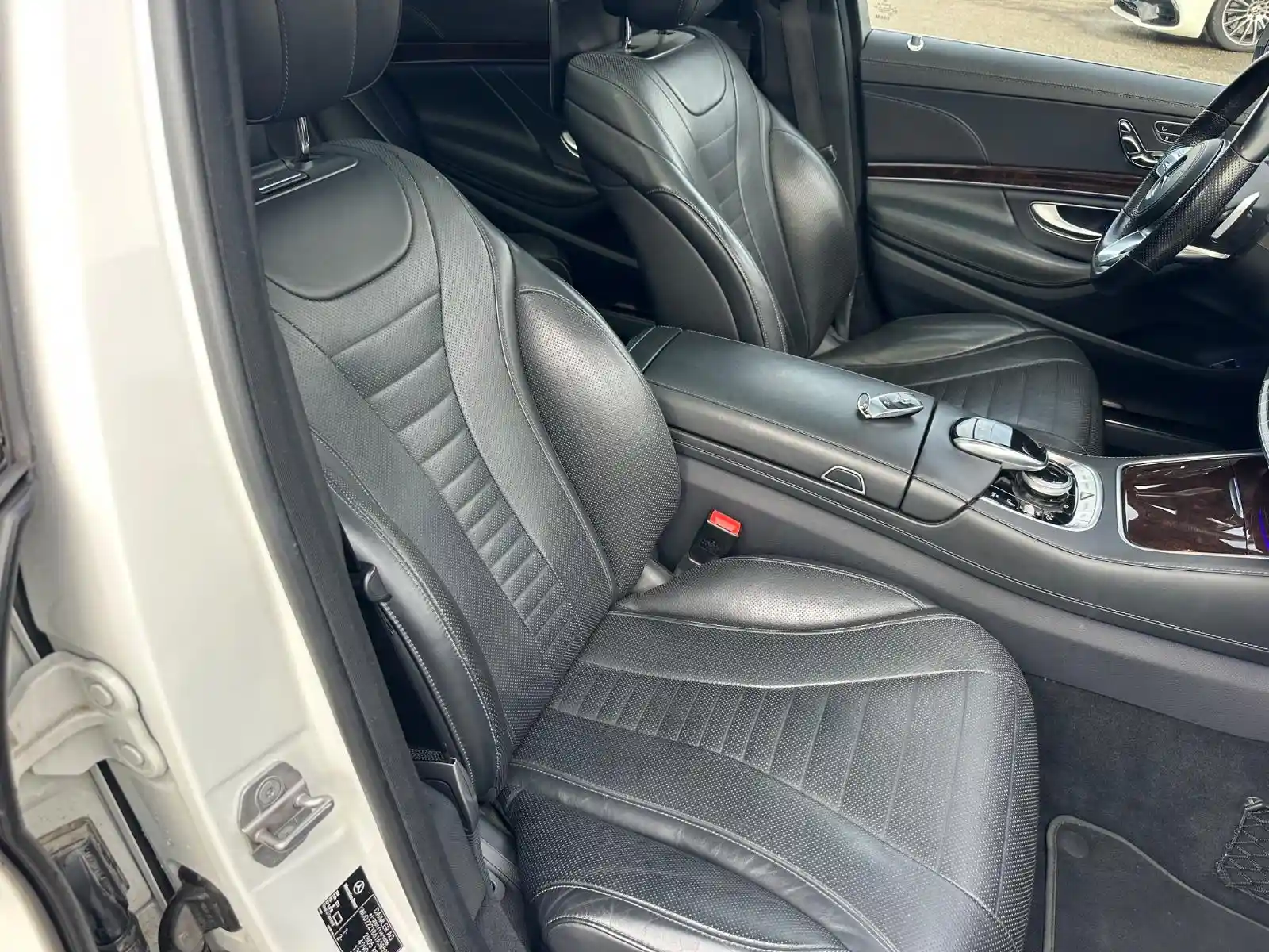 Mercedes-Benz S 560