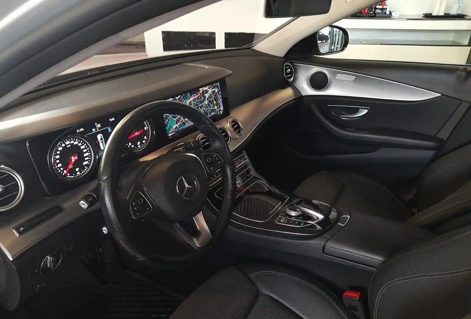 Mercedes-Benz E 220