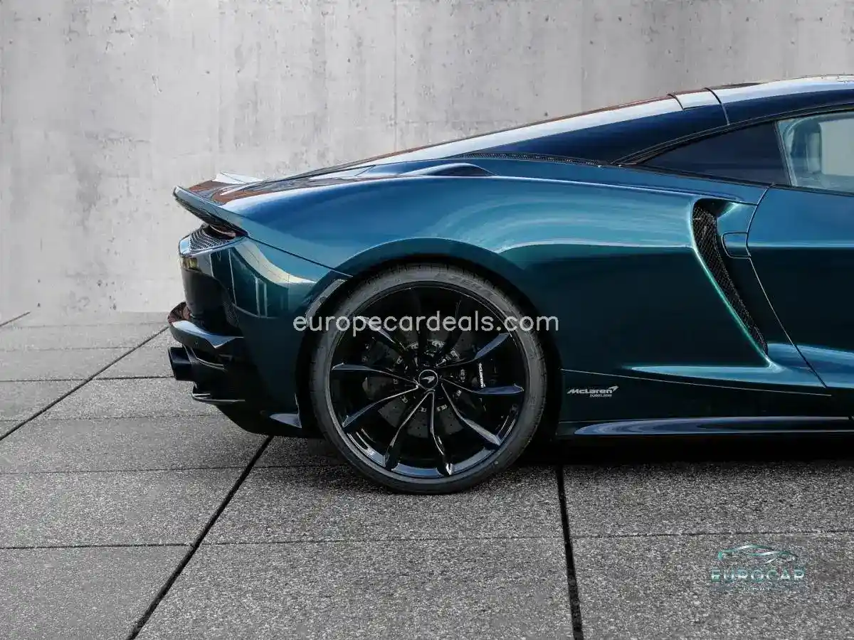 McLaren GTS