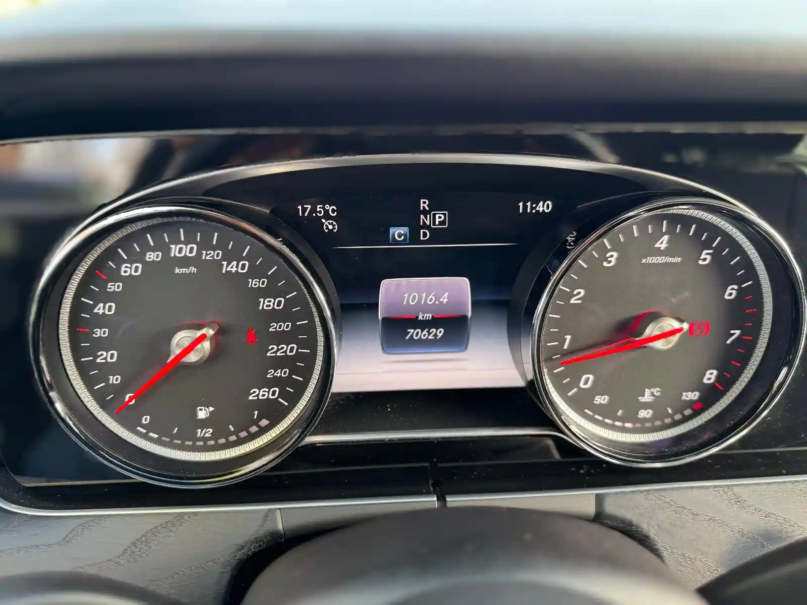 Mercedes-Benz E 200