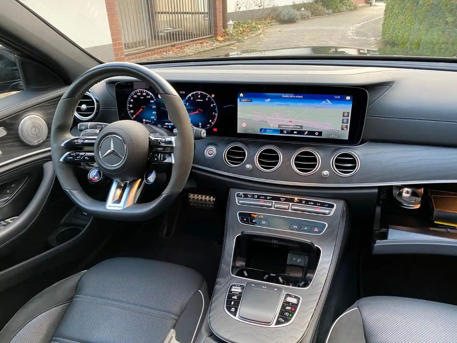 Mercedes-Benz E 63 AMG