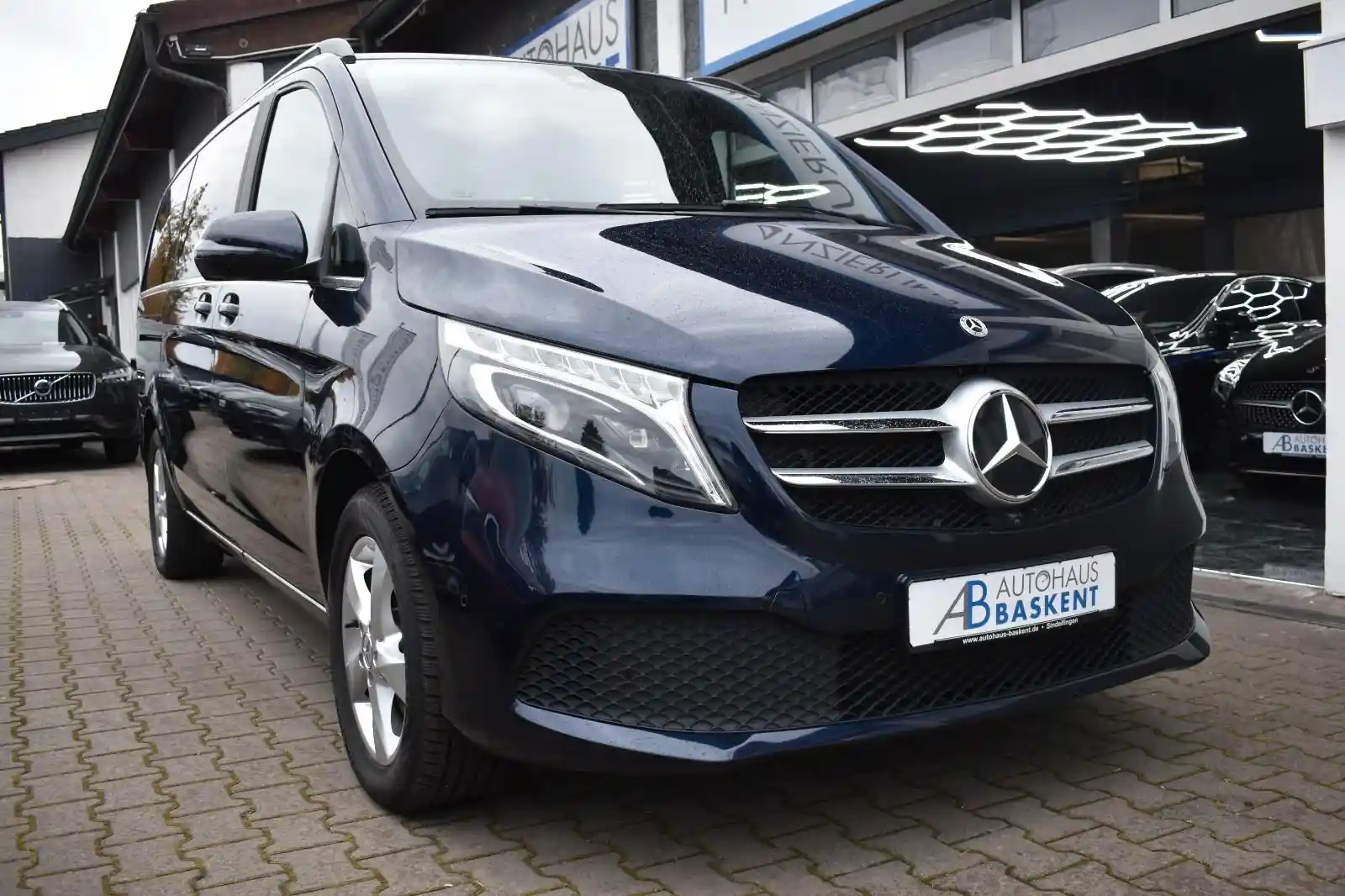 Mercedes-Benz V 250