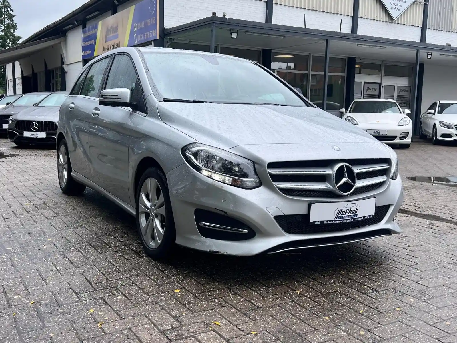 Mercedes-Benz B 220