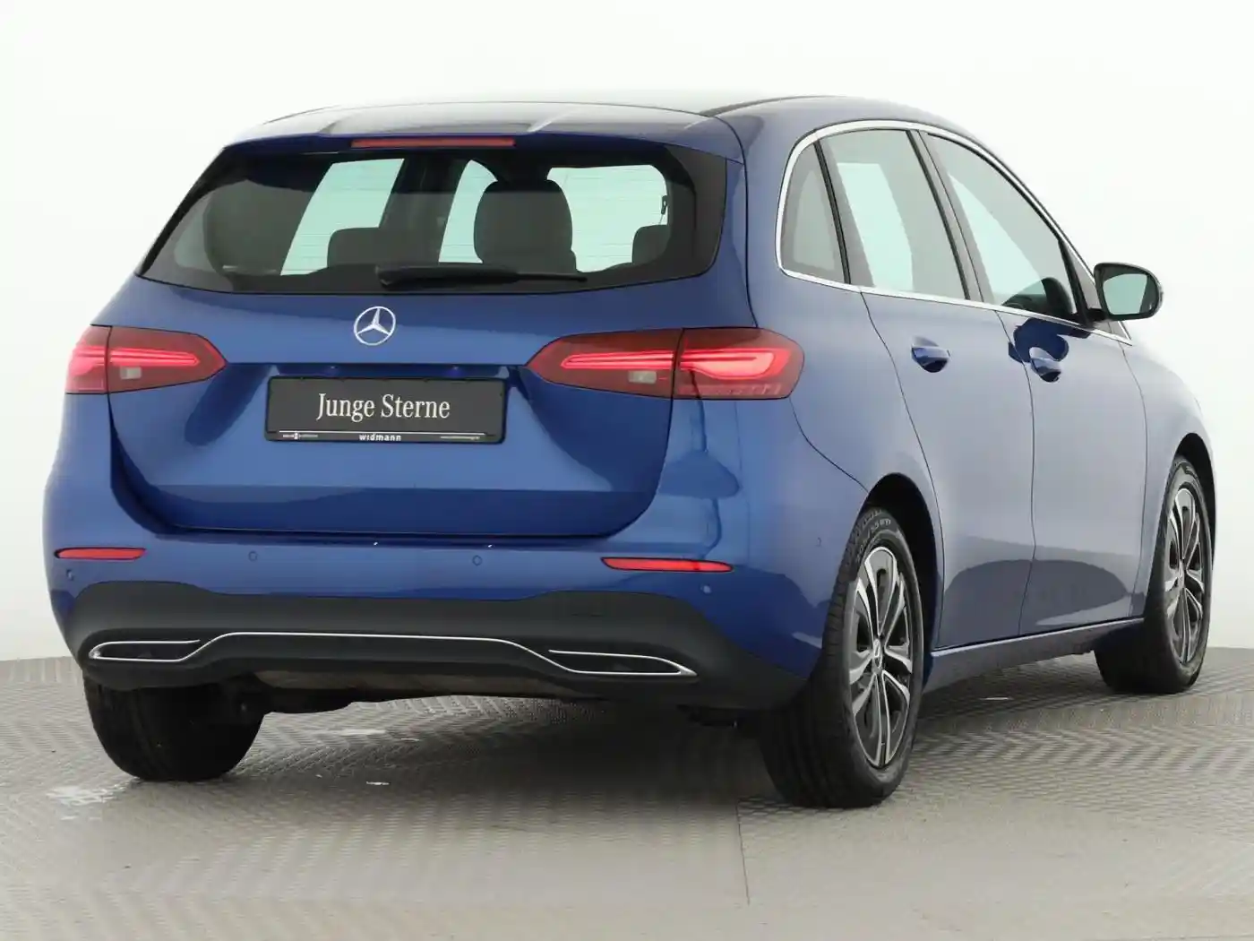 Mercedes-Benz B 200