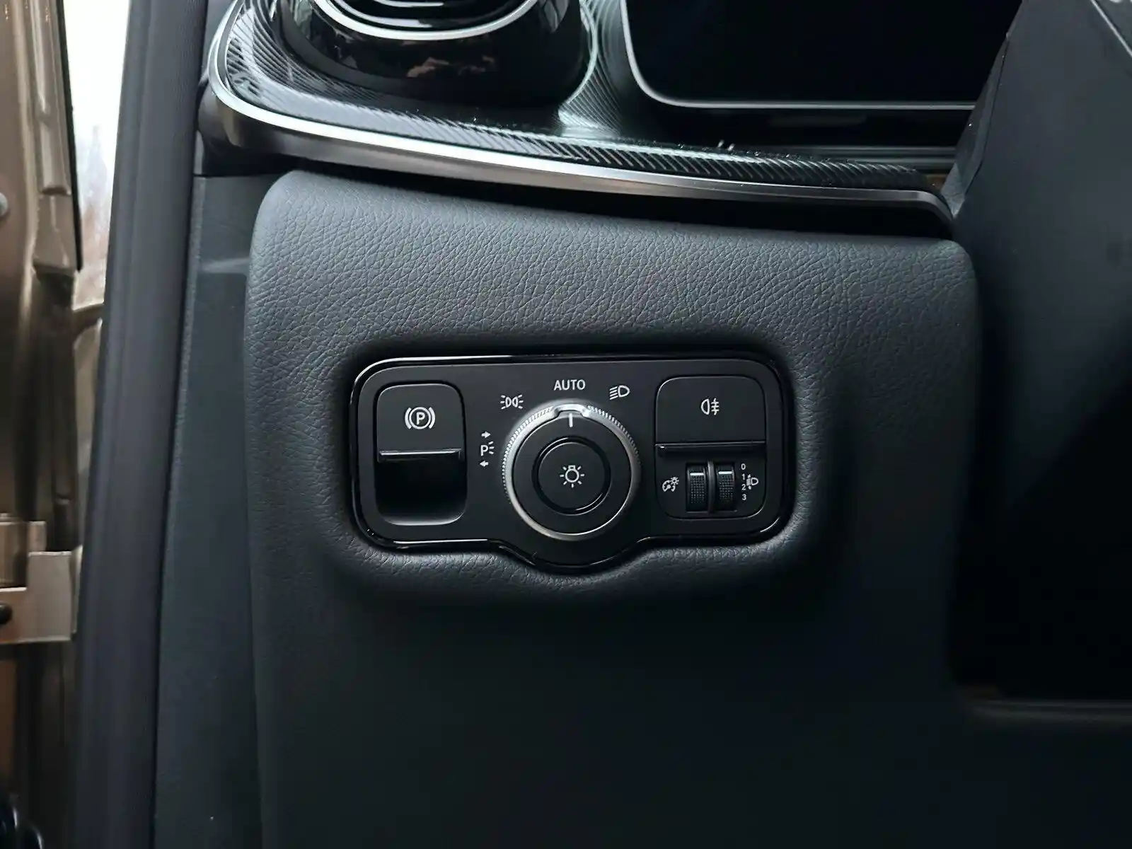 Mercedes-Benz V 220