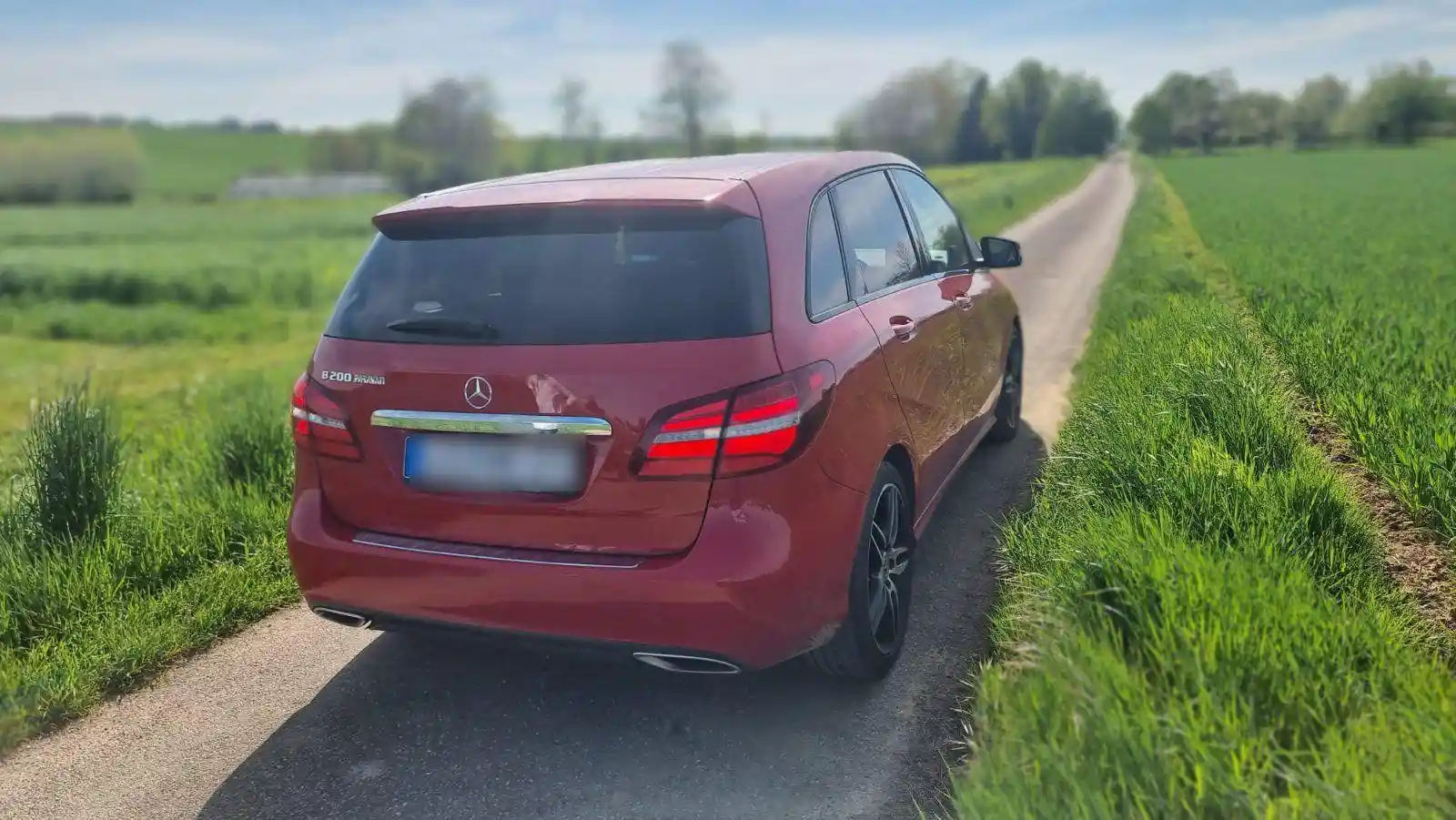 Mercedes-Benz B 200