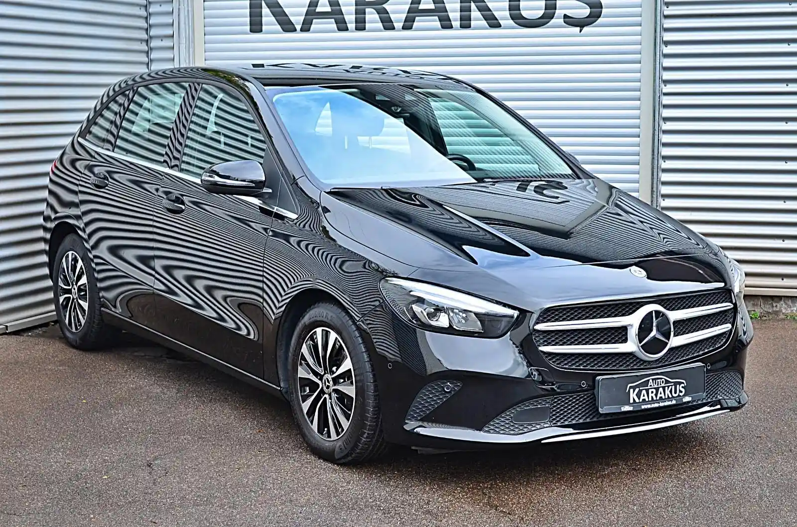 Mercedes-Benz B 200